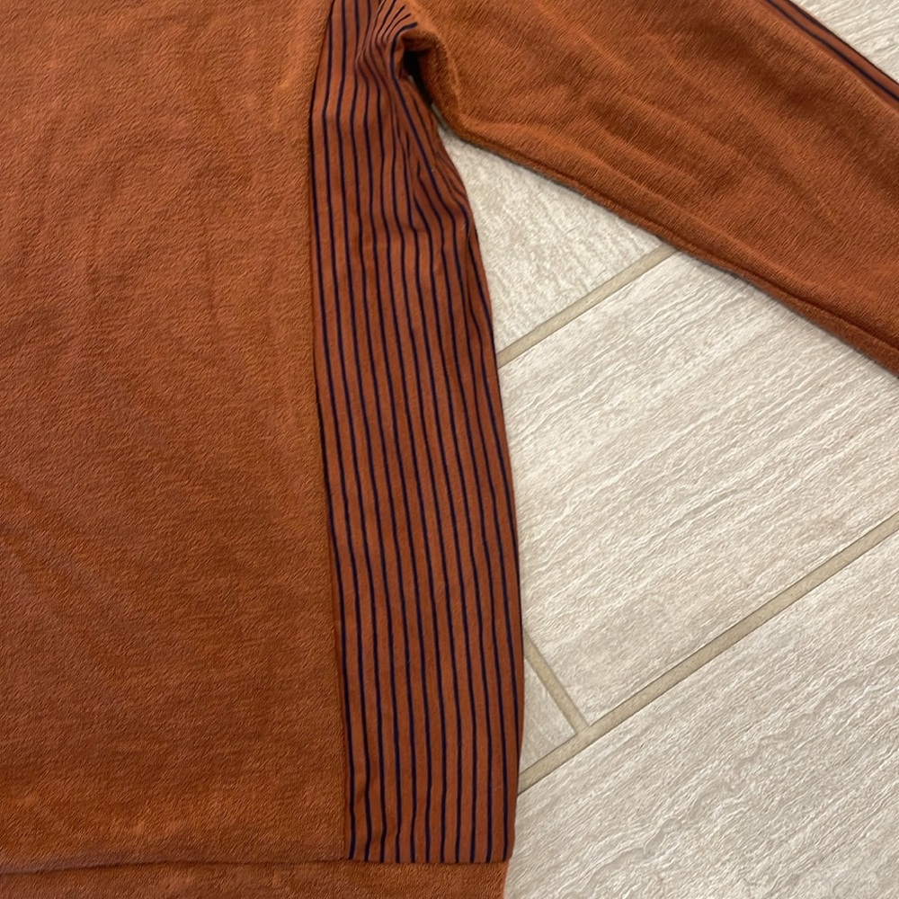 Doe and Rae sweater - Picture 3 of 3